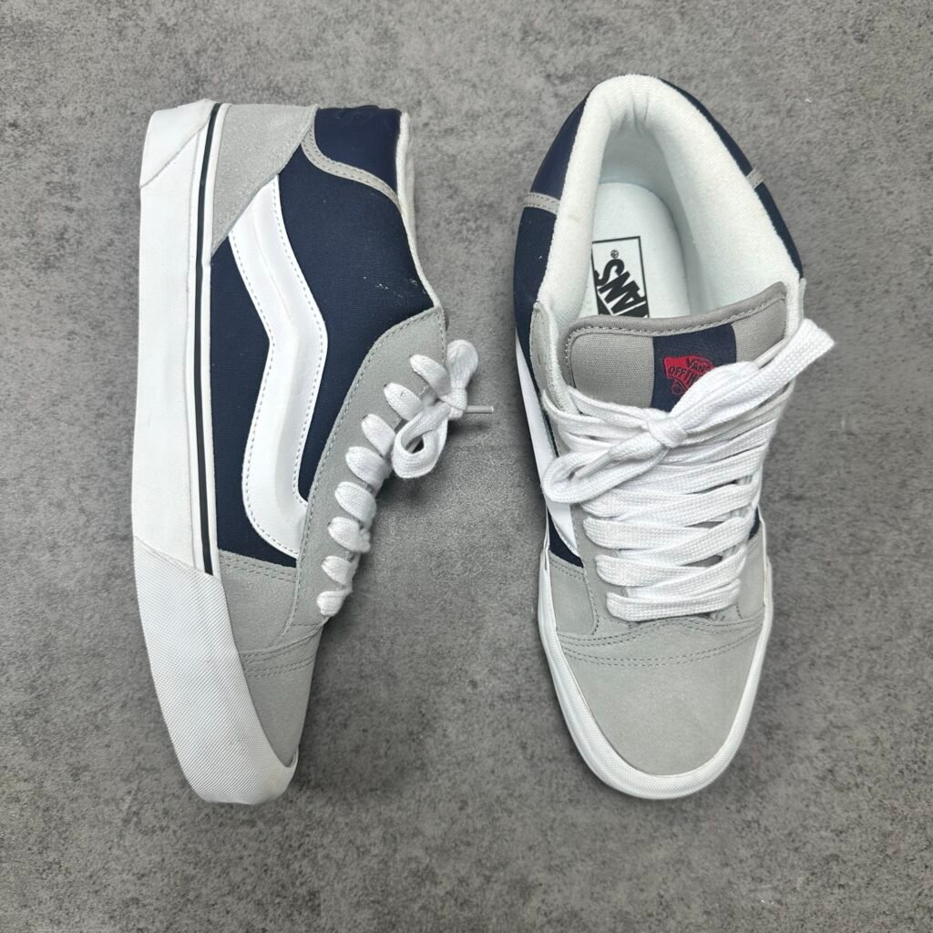022-Vans
