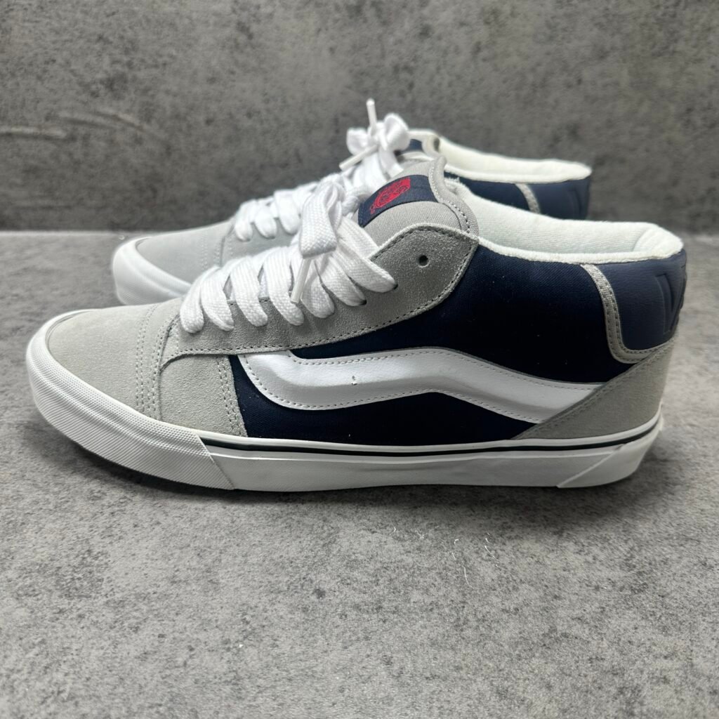 022-Vans