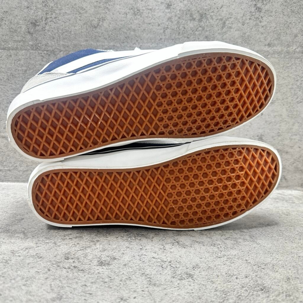 022-Vans