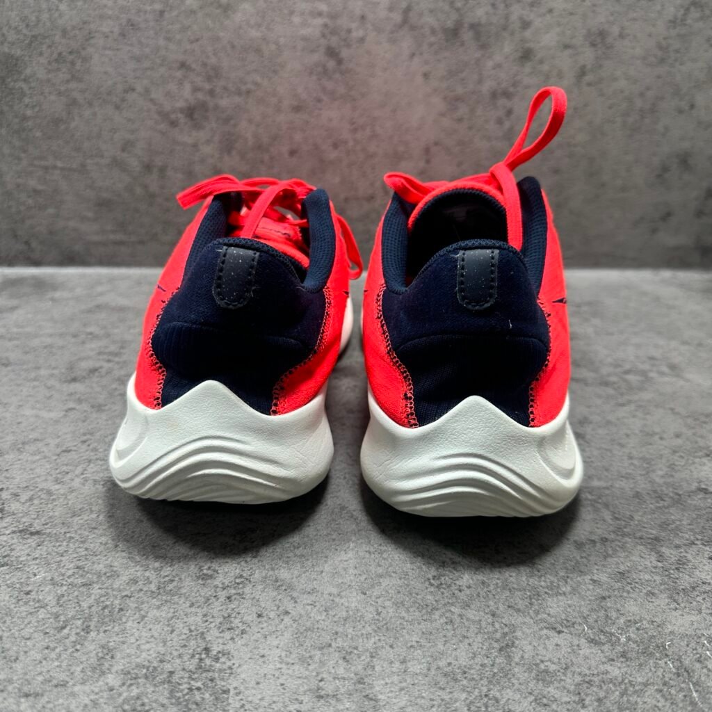 008-Nike