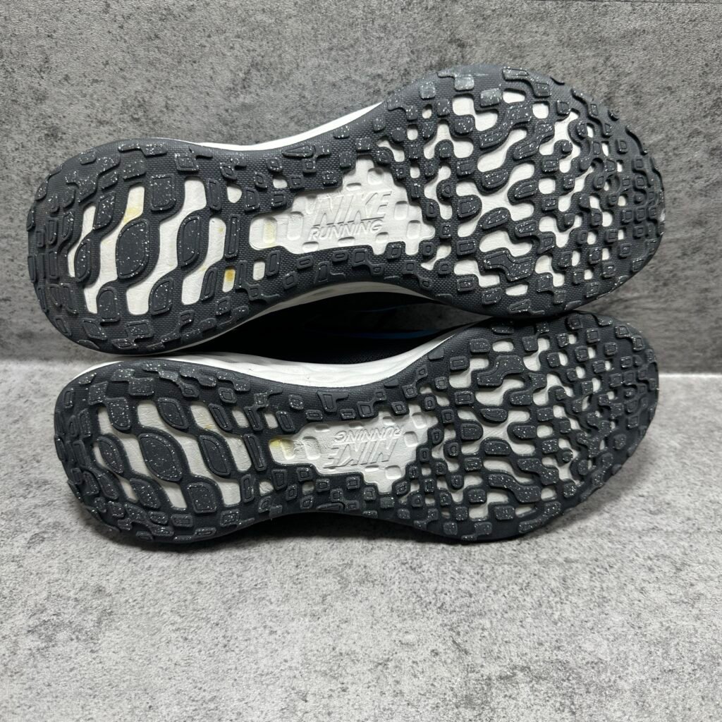 032-Nike