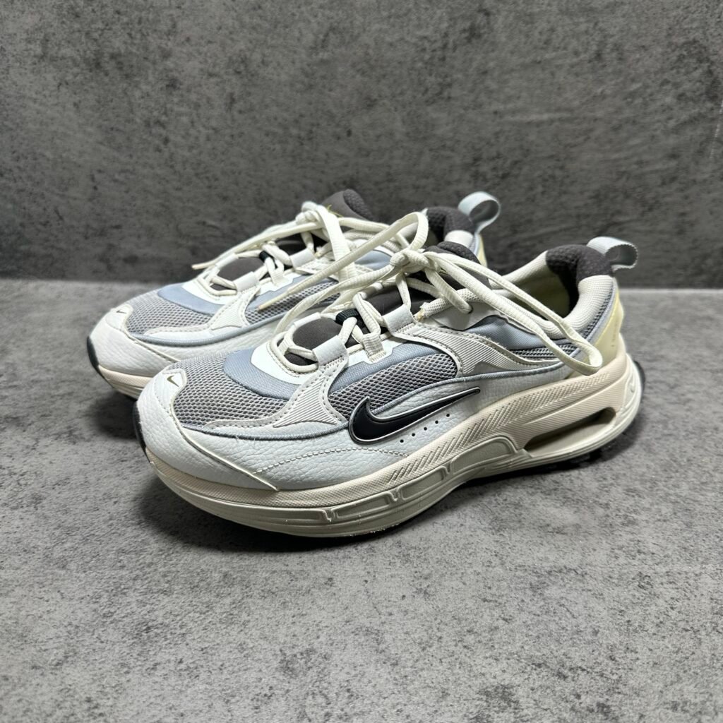 034-Nike