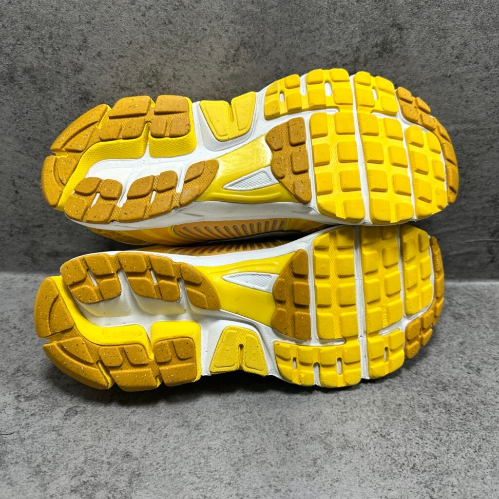 039-Nike