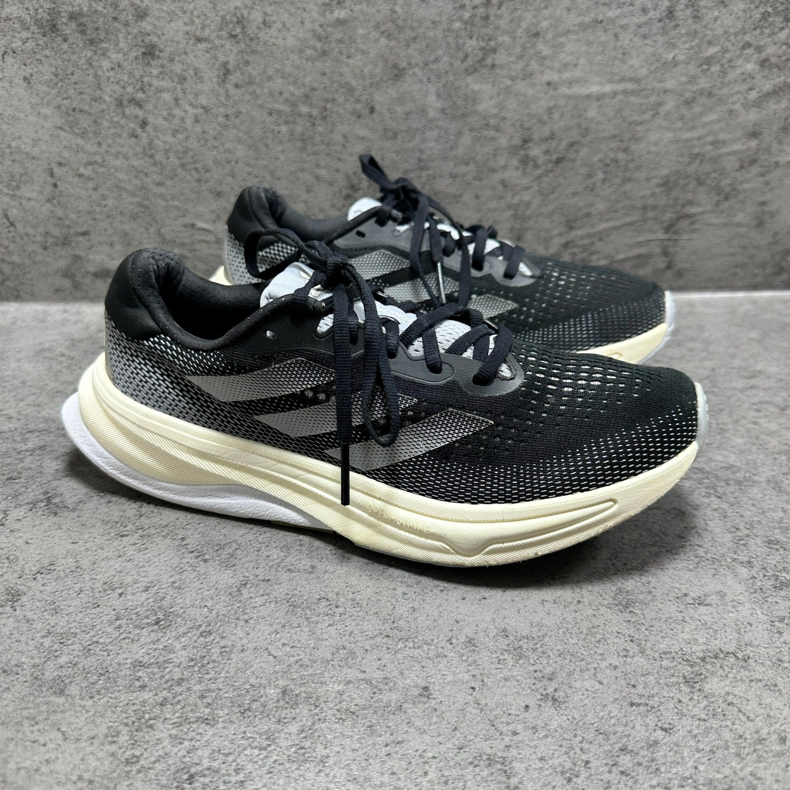 040-Adidas: imagen 1