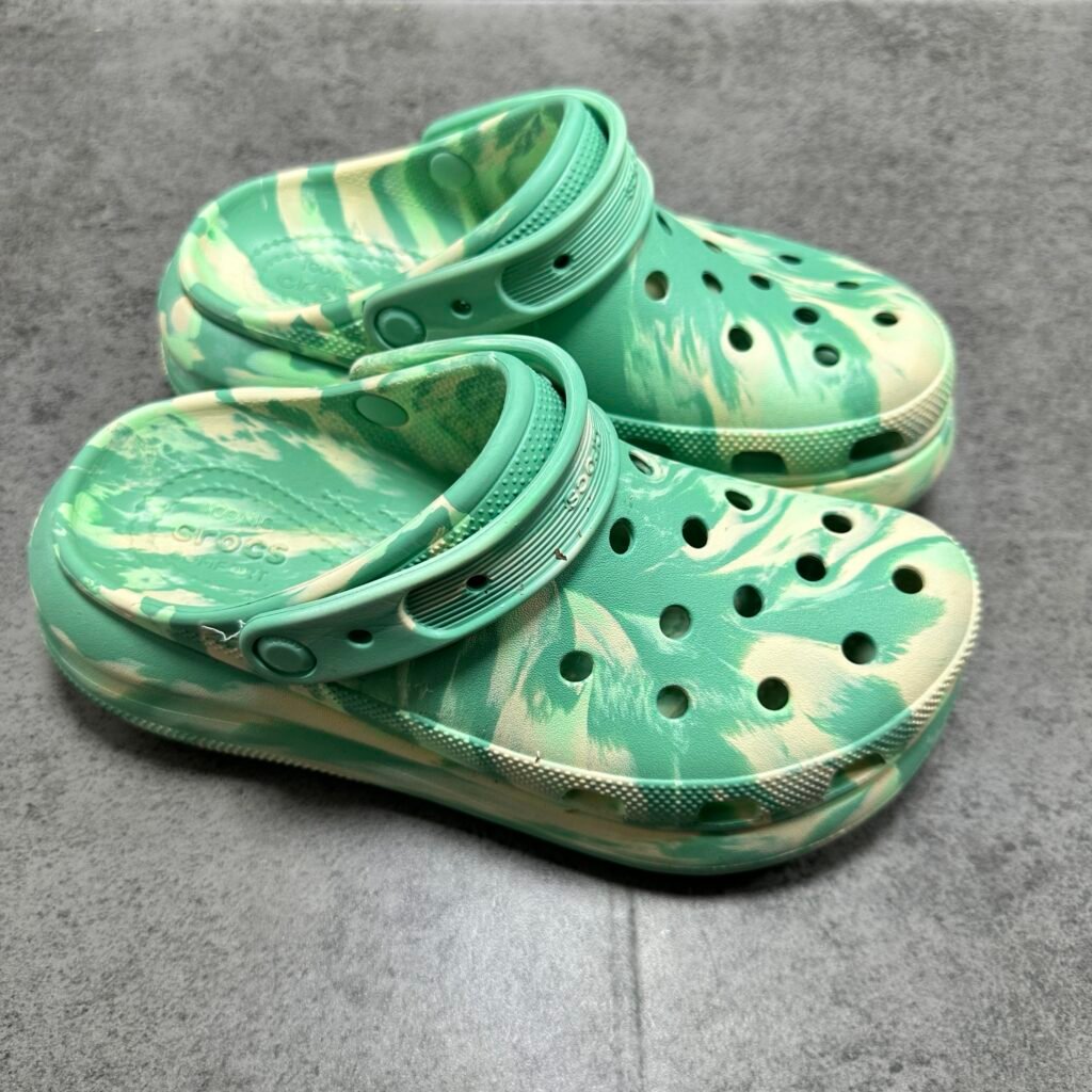 041-Crocs