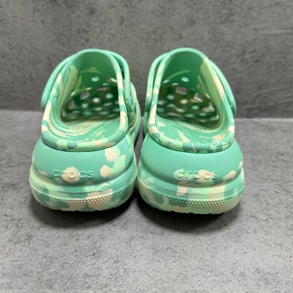 041-Crocs